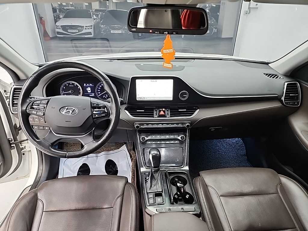 HYUNDAI Grandeur - Vista 7