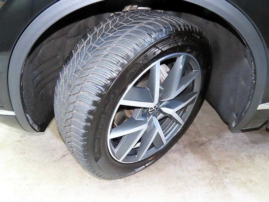 Volkswagen Touareg 2023 Negro - Importación desde Corea - HF Imports Iquique - Foto 20