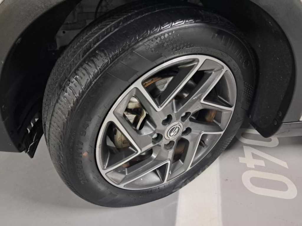 Ssangyong Tivoli - Vista 6