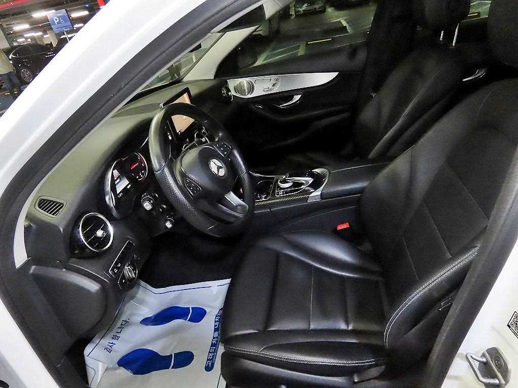 Mercedes Benz C Class - Vista 6