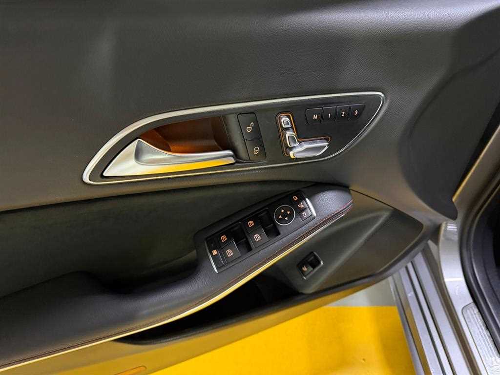 Mercedes Benz CLA Class - Vista 12