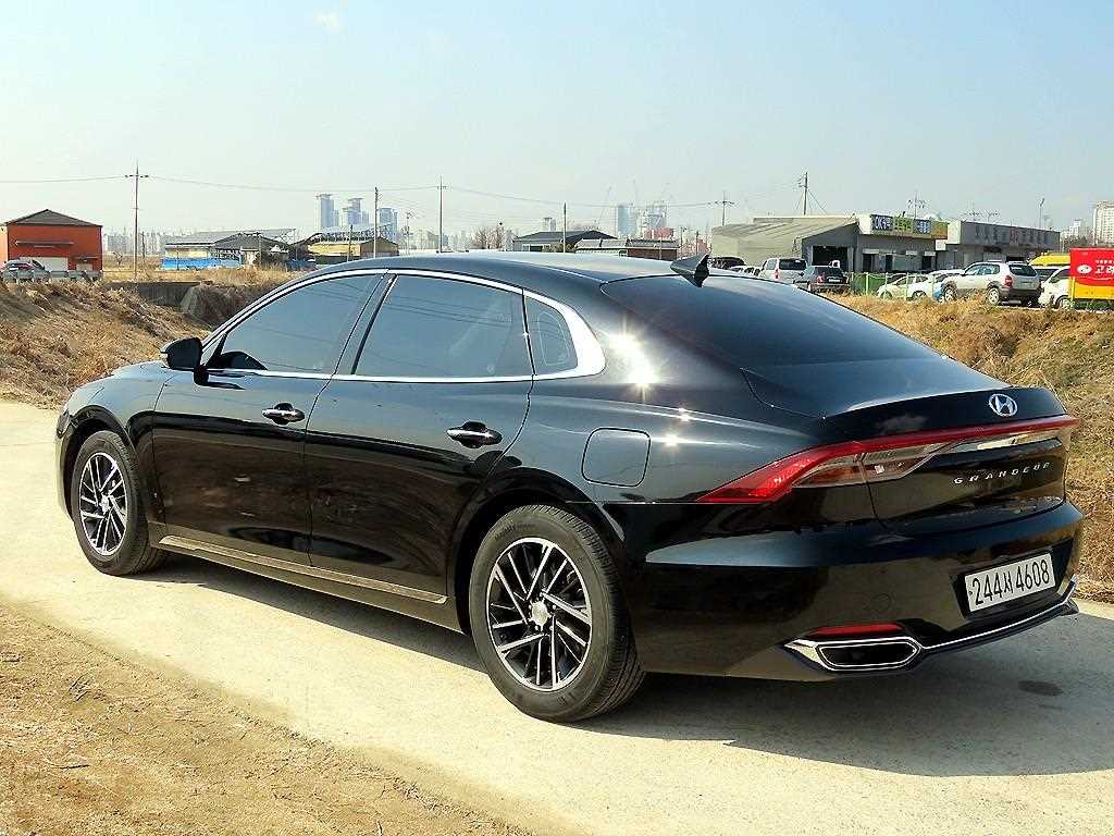 HYUNDAI Grandeur - Vista 3