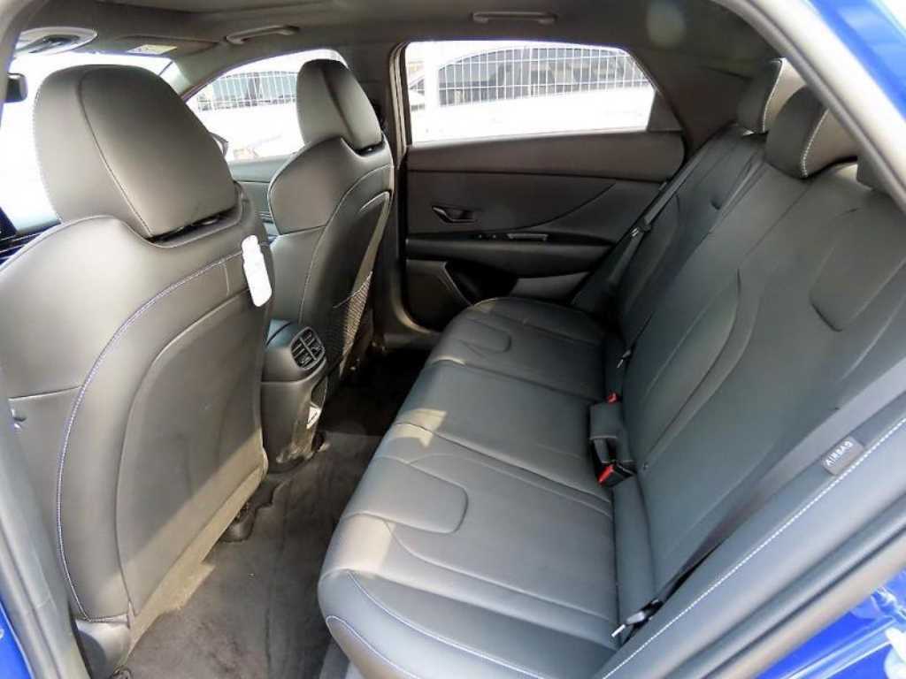 HYUNDAI Avante - Vista 6