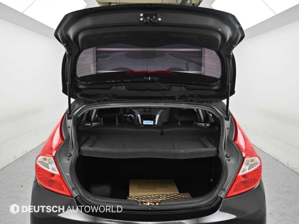 HYUNDAI Accent 2014 Negro - Importación desde Corea - HF Imports Iquique - Foto 19