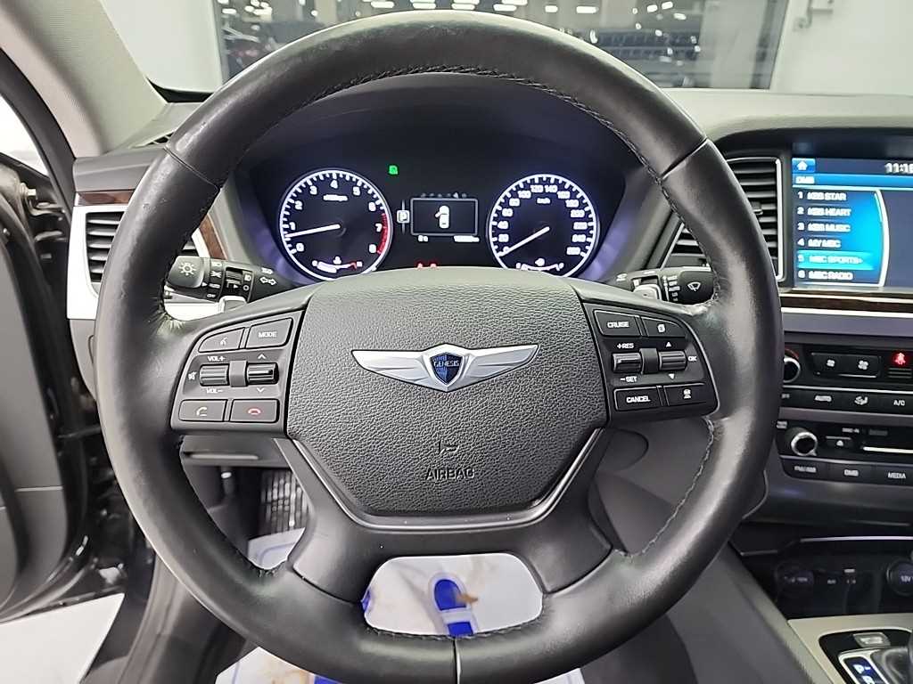 HYUNDAI Genesis - Vista 9