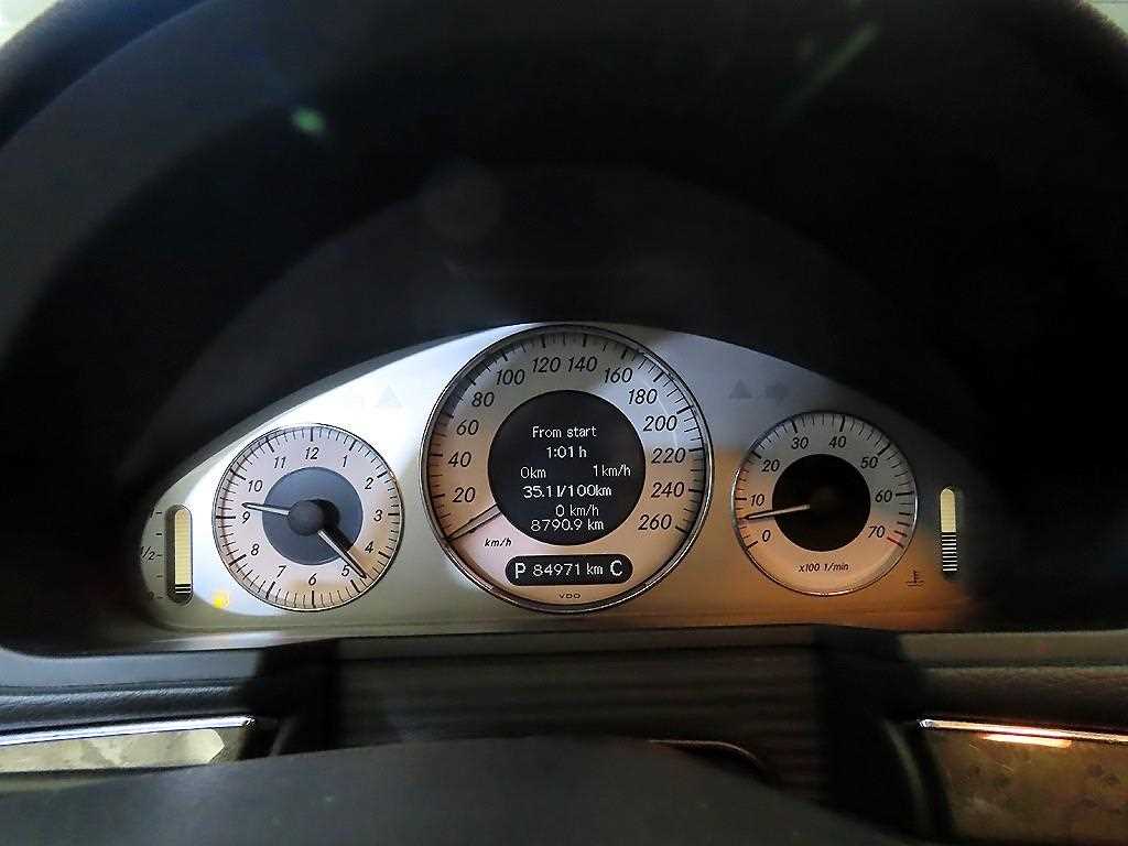 Mercedes Benz E class - Vista 9