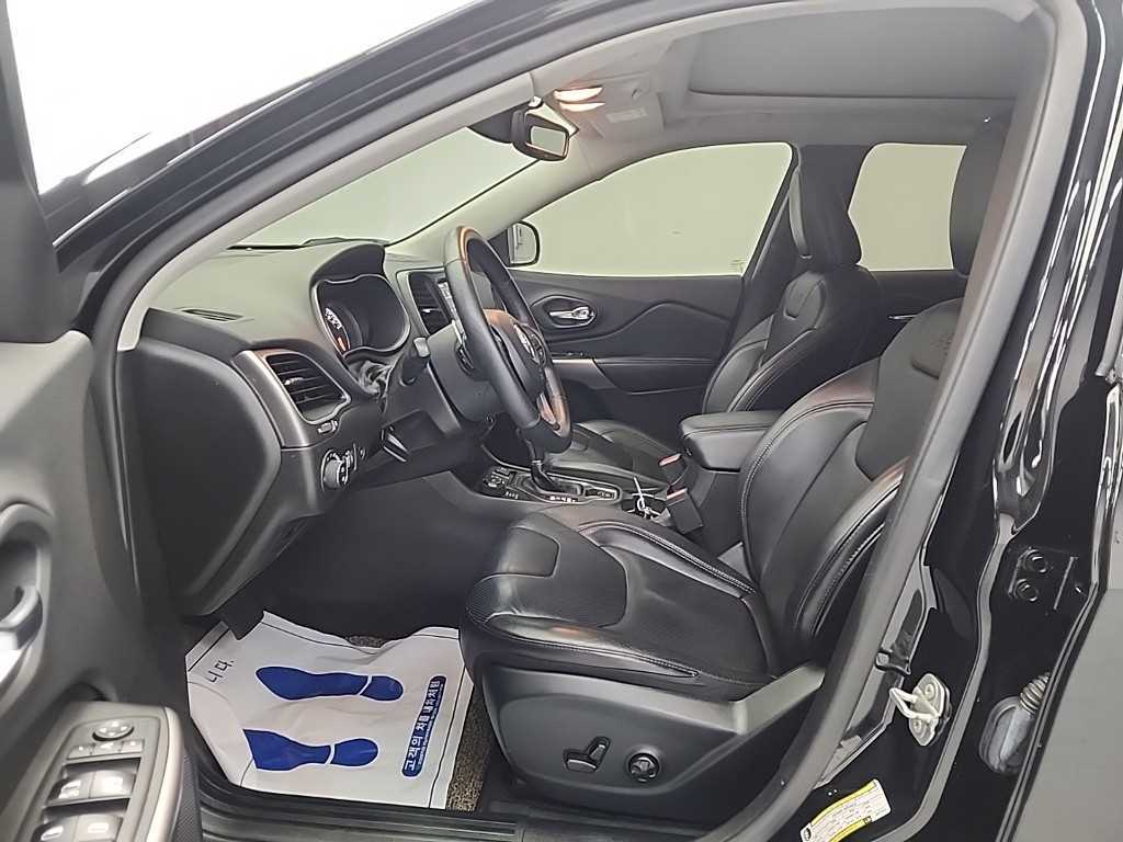 Jeep Cherokee - Vista 11