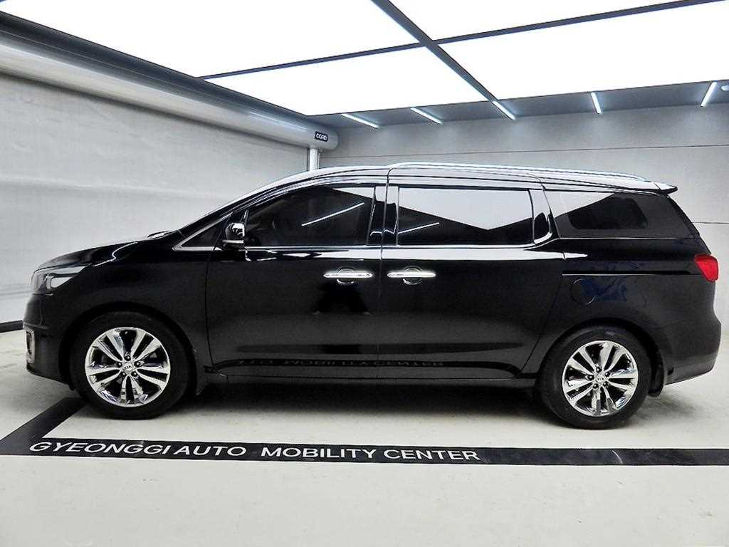 KIA Carnival - Vista 4