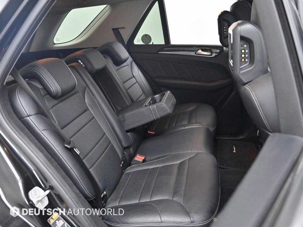 Mercedes Benz M Class - Vista 12