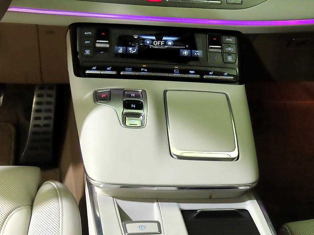 HYUNDAI Grandeur - Vista 12