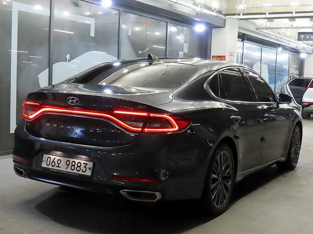HYUNDAI Grandeur - Vista 5