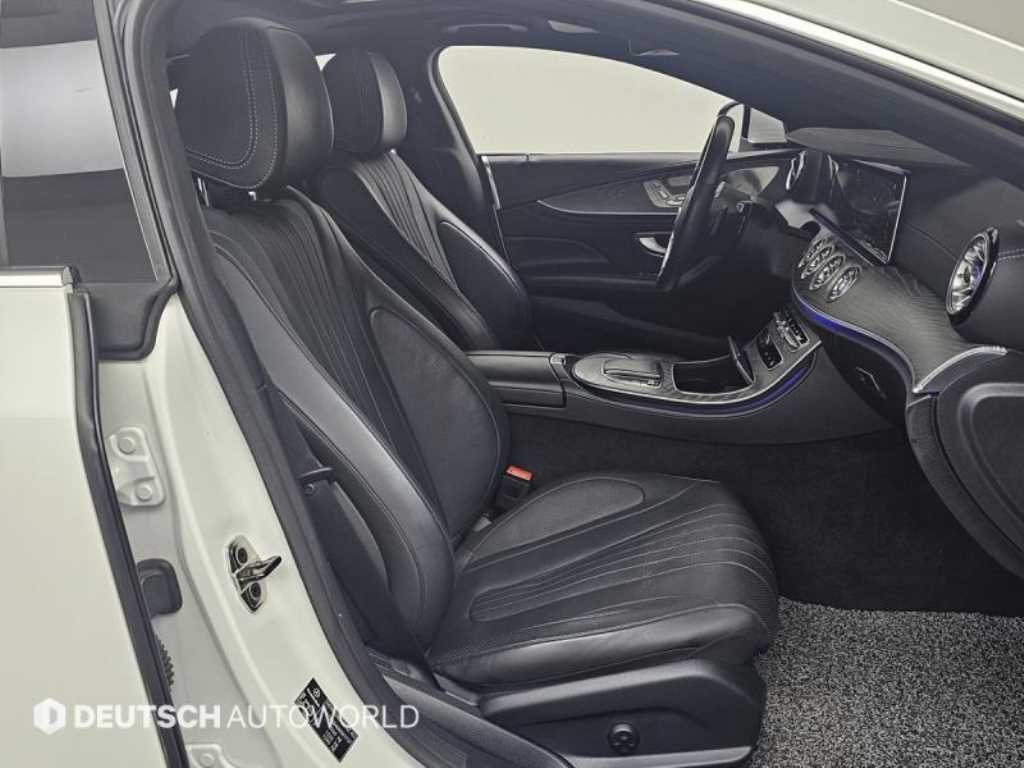 Mercedes Benz CLS Class - Vista 10