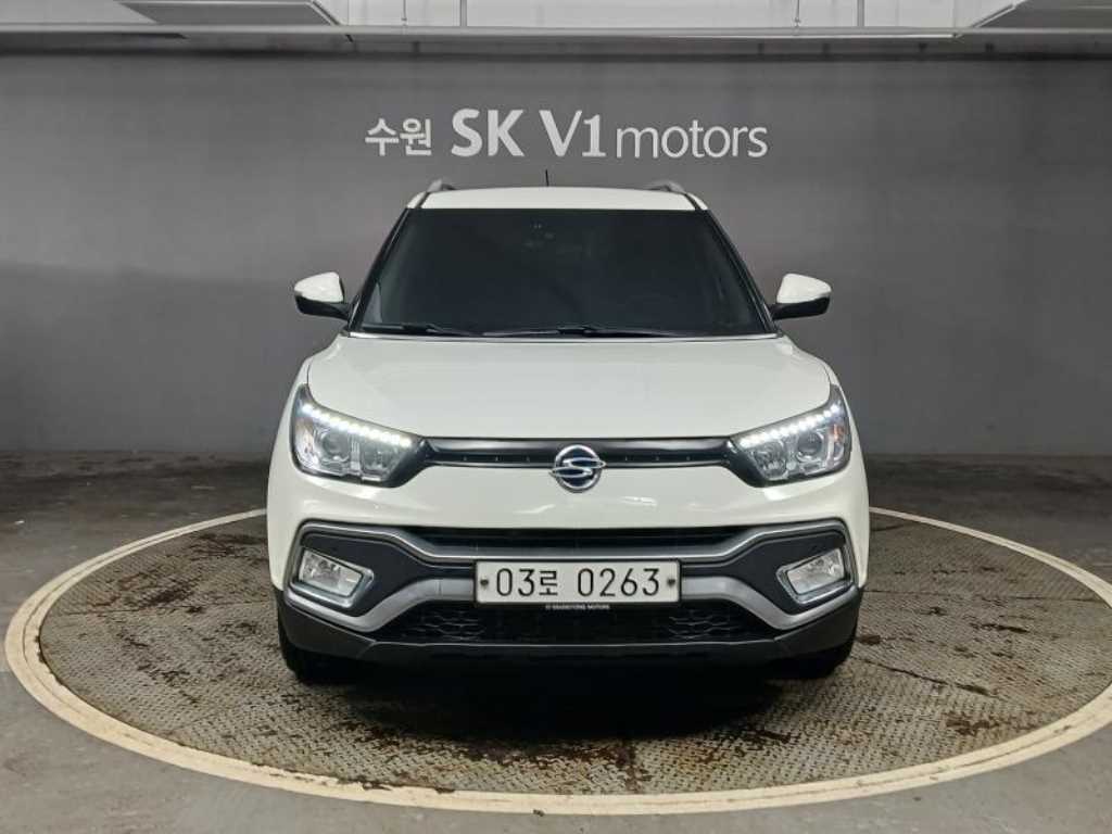 Ssangyong Tivoli 2017 Blanco - Importación desde Corea - HF Imports Iquique - Foto 1