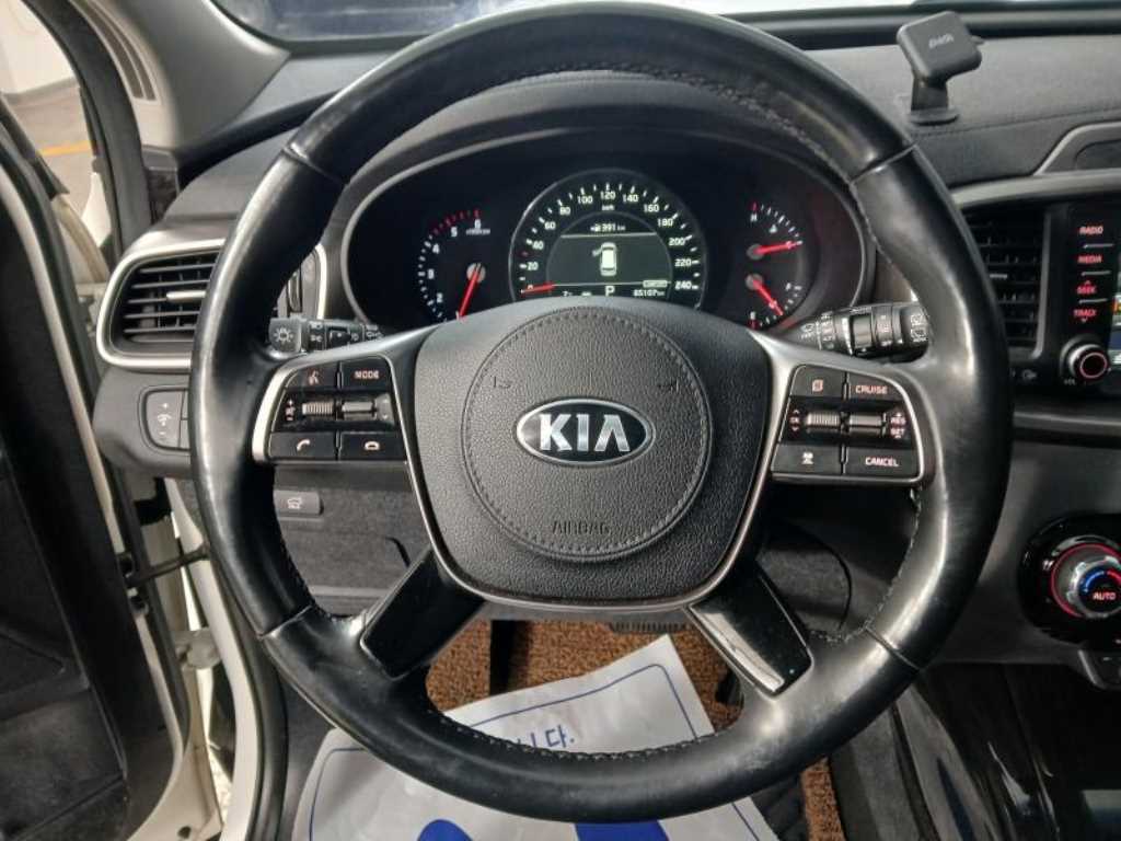 KIA Sorento - Vista 8