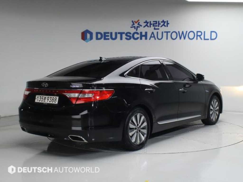 HYUNDAI Grandeur - Vista 2