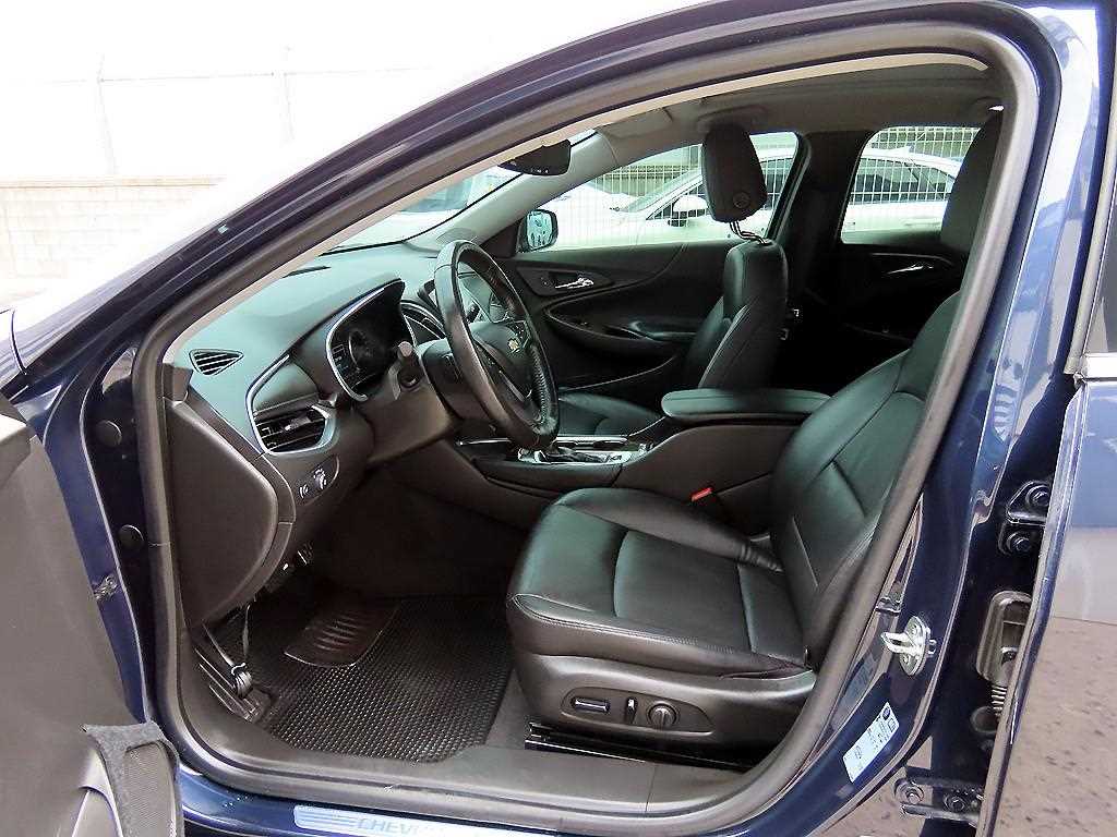 Chevrolet Malibu - Vista 5