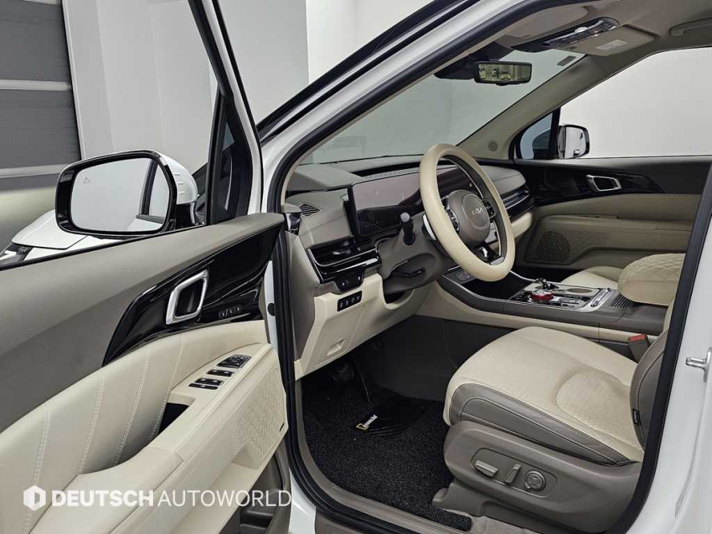 KIA Carnival - Vista 11