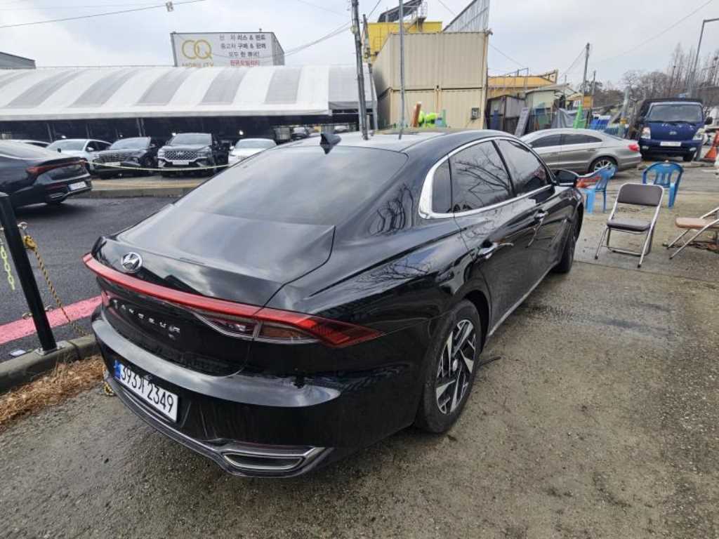 HYUNDAI Grandeur - Vista 5