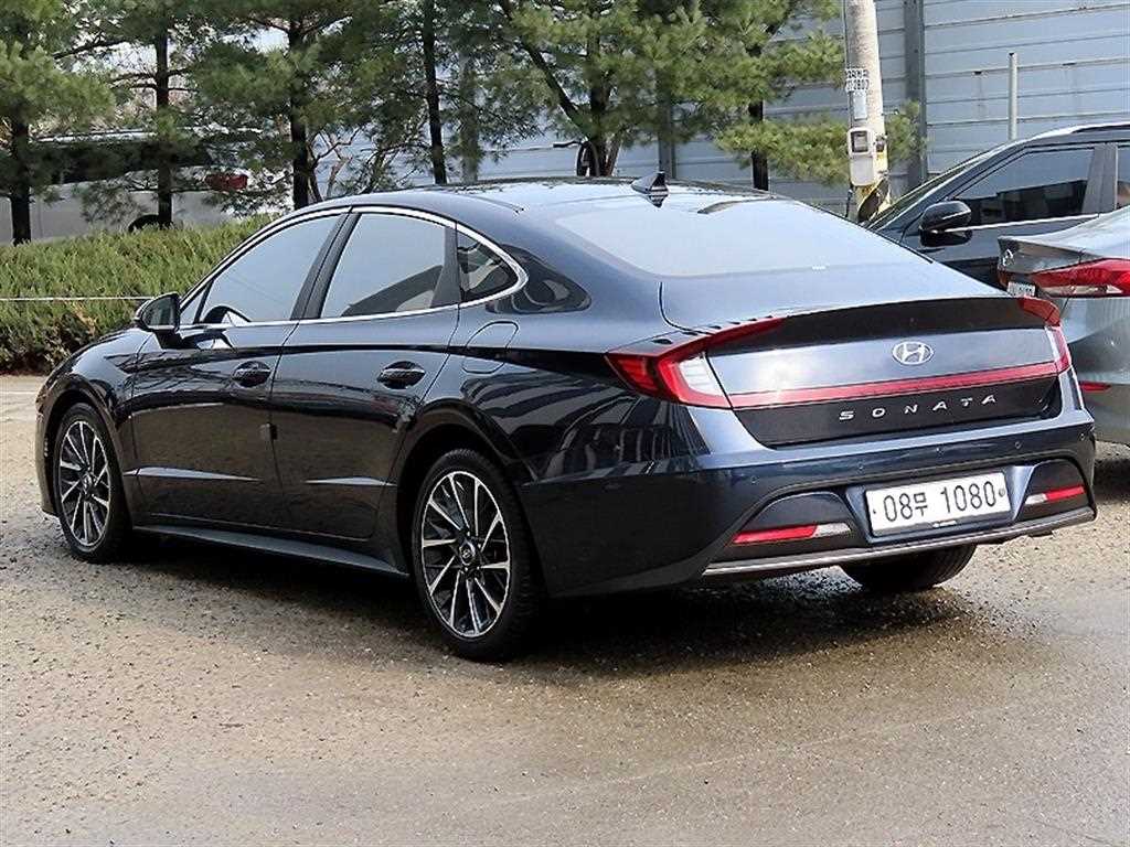 HYUNDAI Sonata - Vista 3