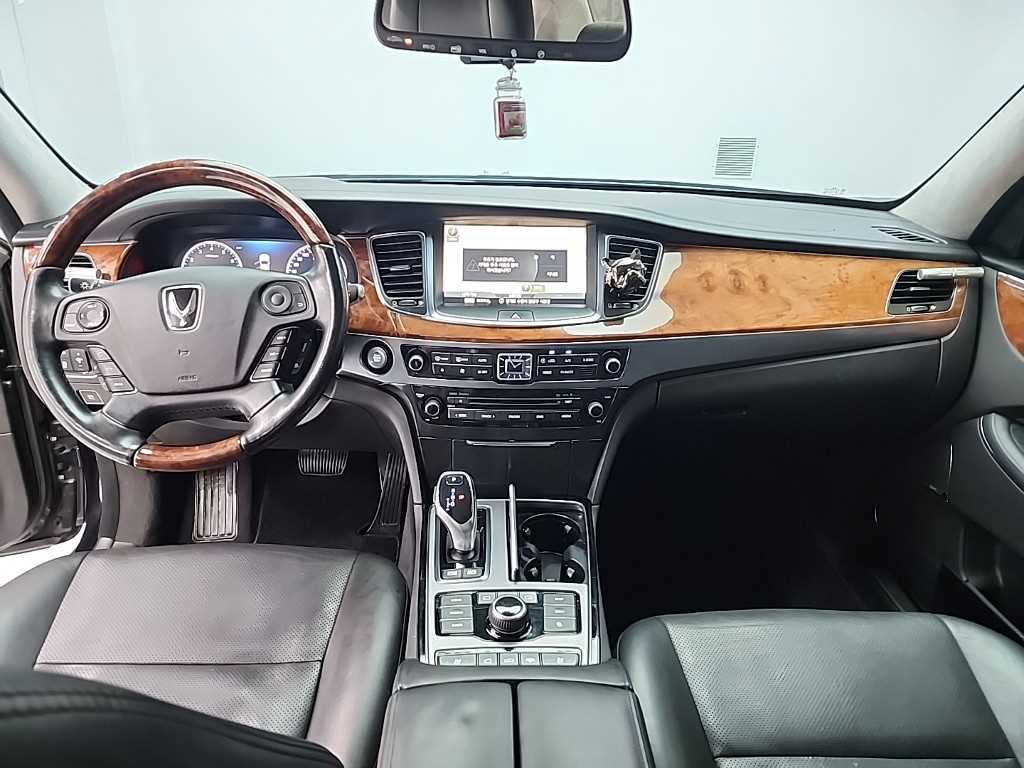 HYUNDAI Equus - Vista 7