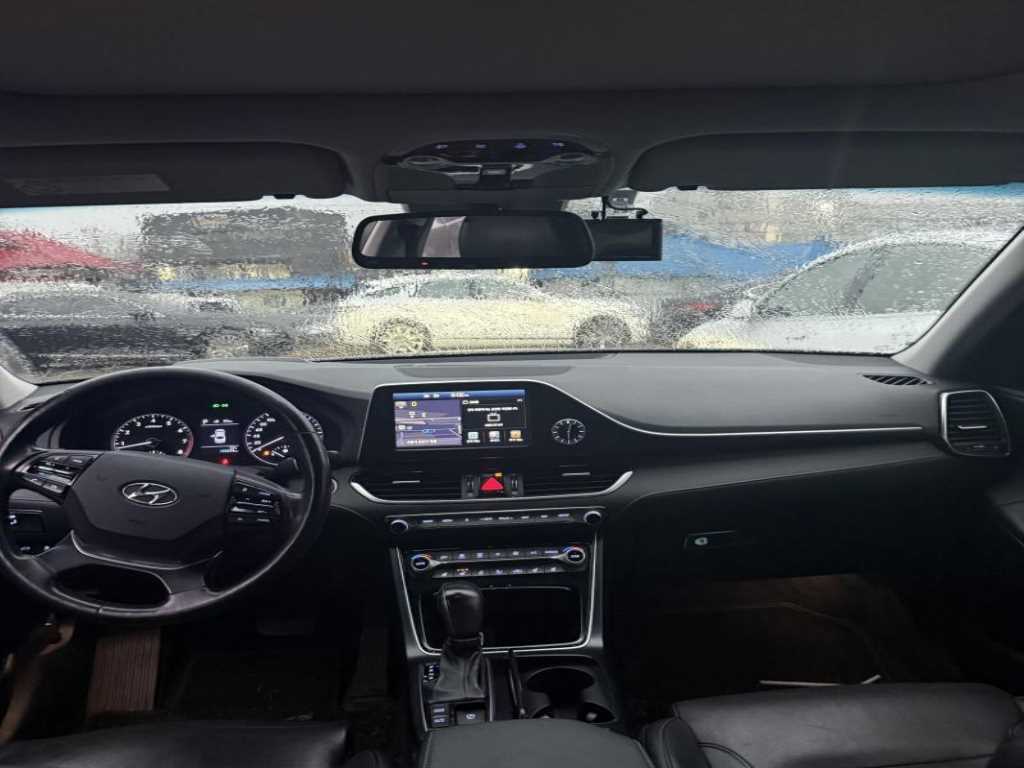 HYUNDAI Grandeur - Vista 5