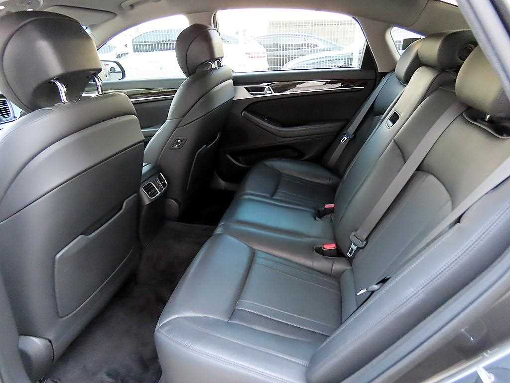 Genesis G80 - Vista 6