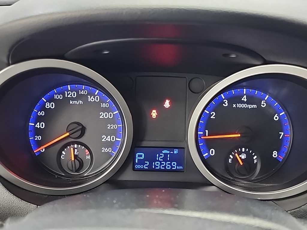 HYUNDAI Genesis - Vista 6