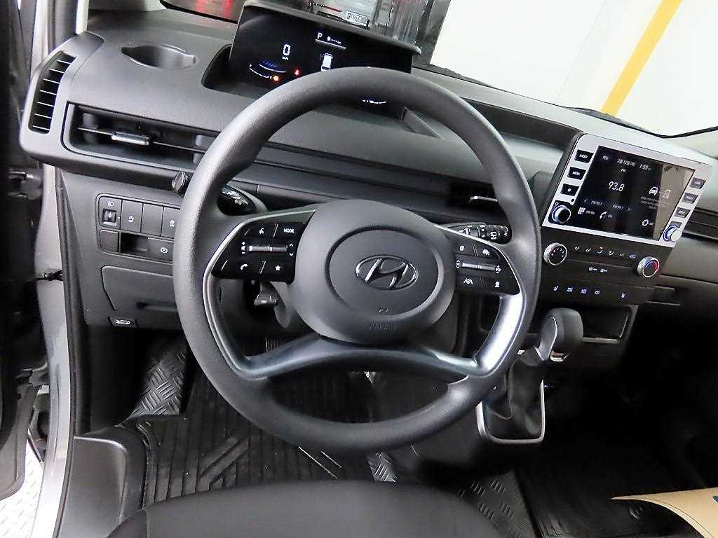 HYUNDAI Staria - Vista 9