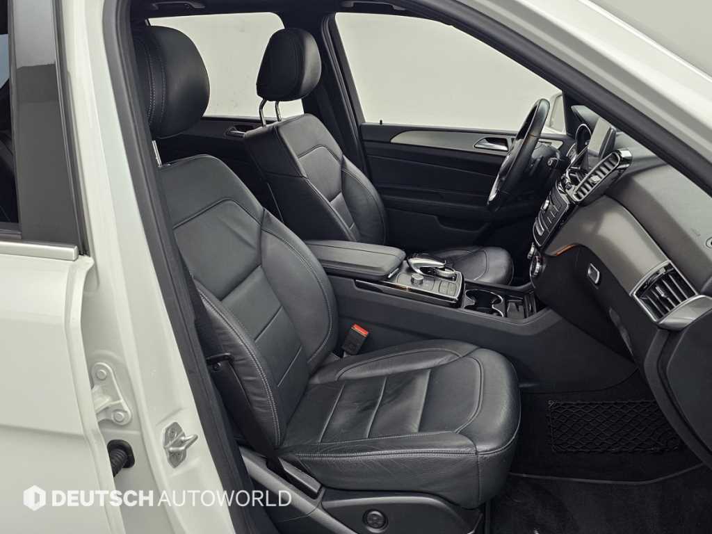 Mercedes Benz GLE Class - Vista 10