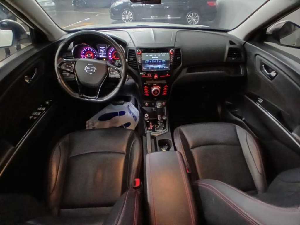 Ssangyong Tivoli - Vista 6