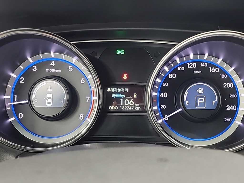 HYUNDAI Sonata - Vista 6