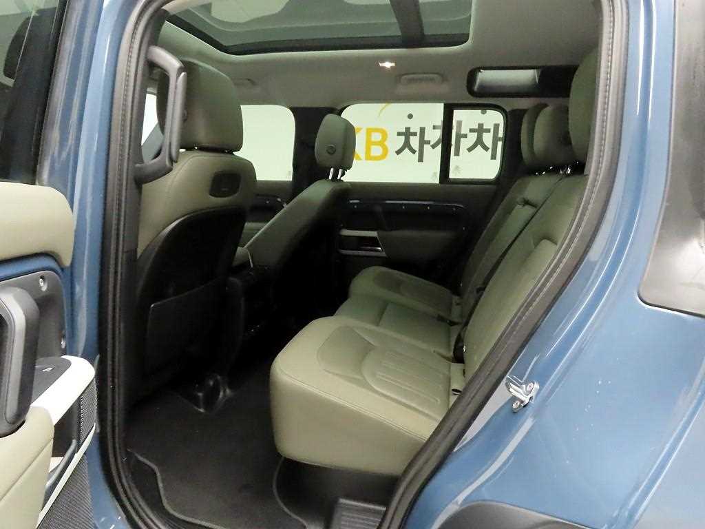 Land Rover Defender - Vista 12