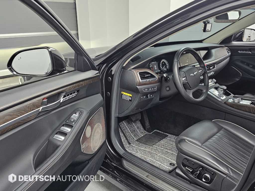 Genesis G90 - Vista 11