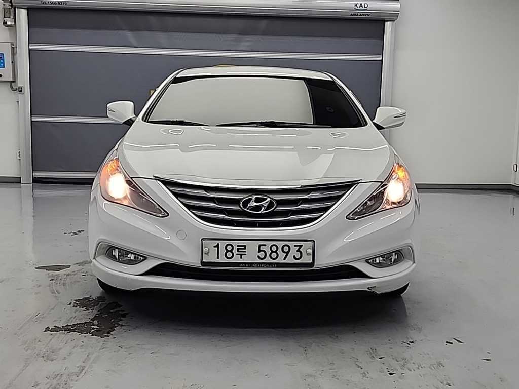 HYUNDAI Sonata - Vista 2