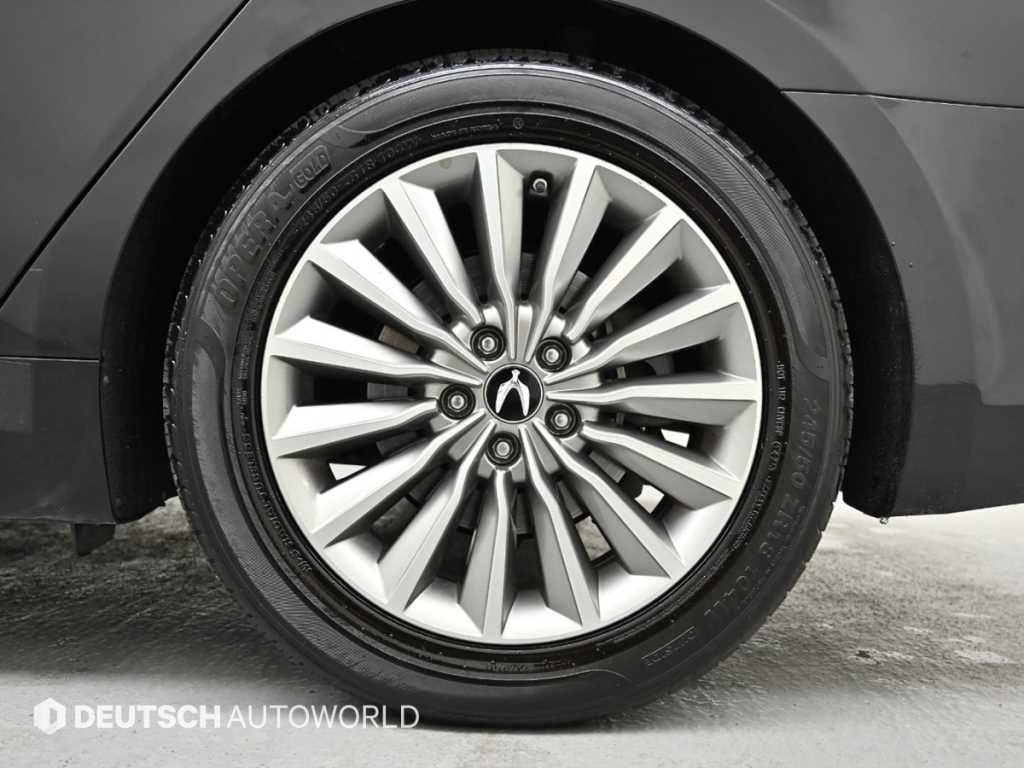 HYUNDAI Equus - Vista 5