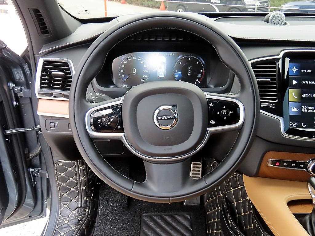 Volvo XC90 - Vista 8
