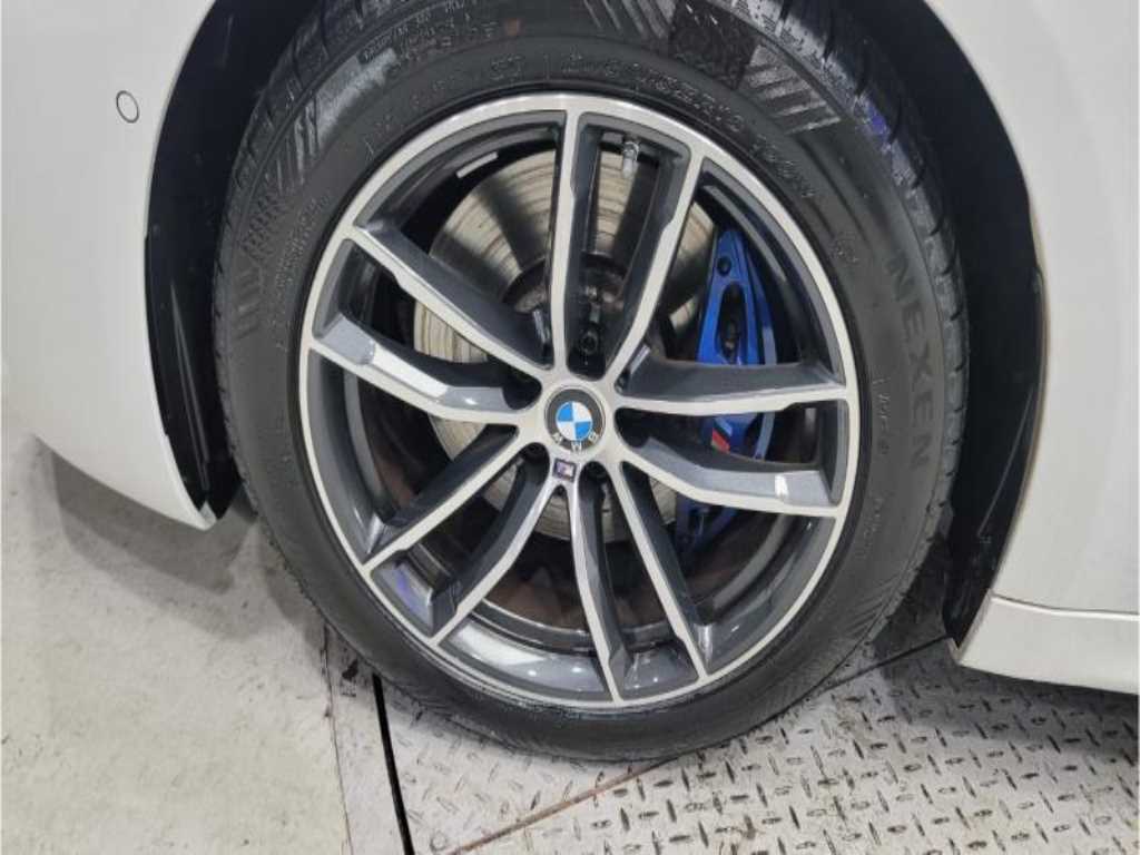 BMW 5 Series - Vista 5