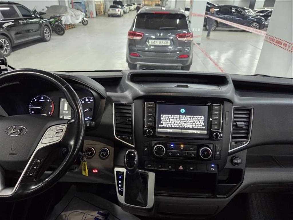 HYUNDAI Solati - Vista 6