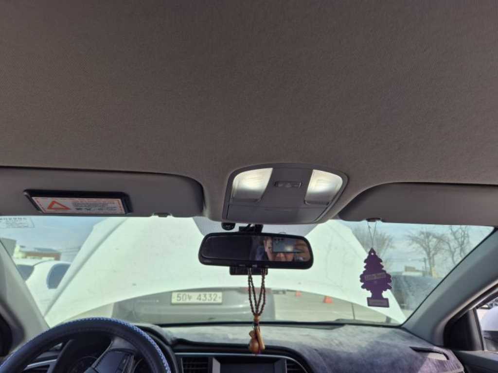 HYUNDAI Avante - Vista 10