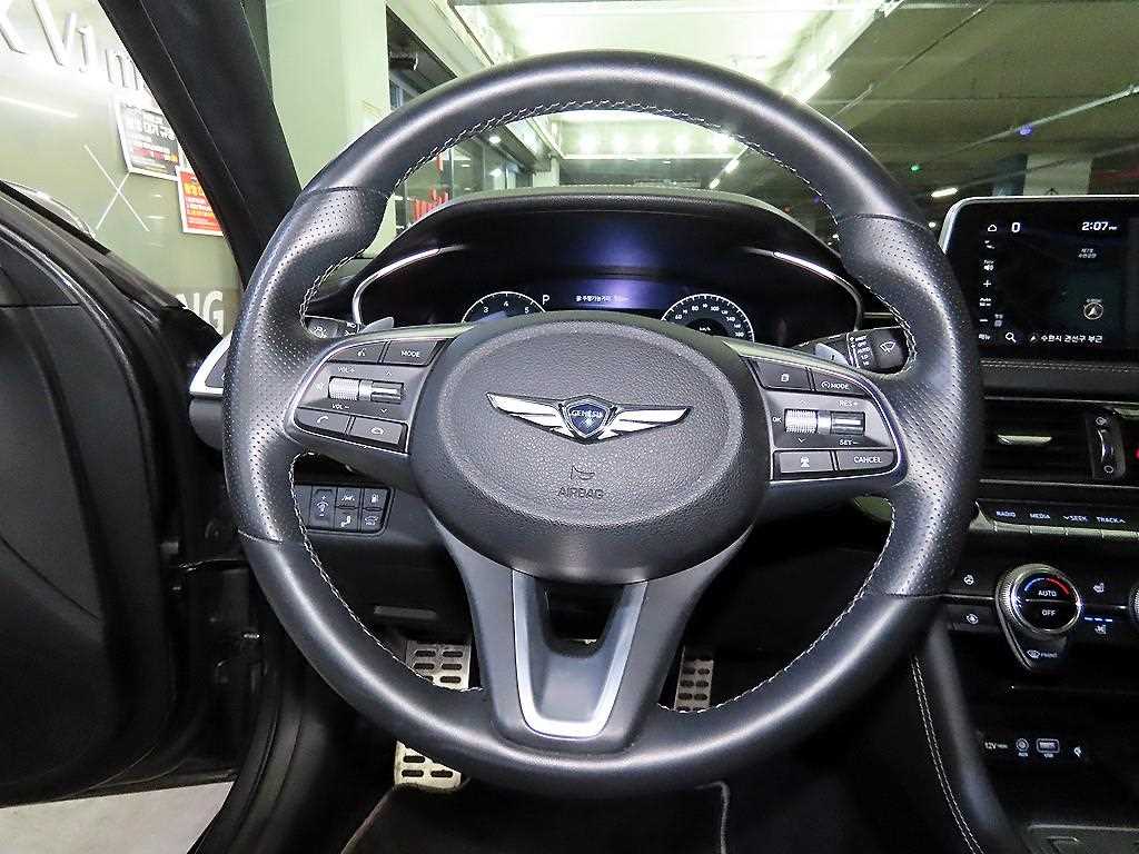 Genesis G70 - Vista 8