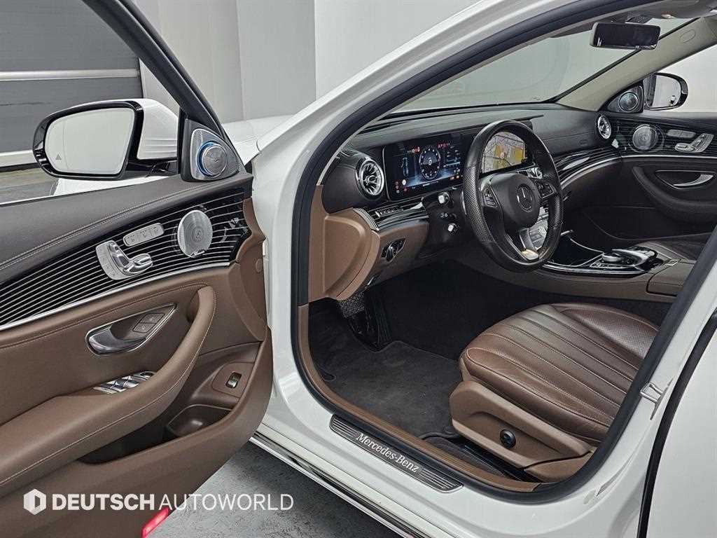 Mercedes Benz E class - Vista 11