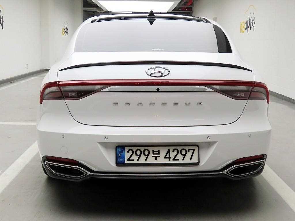 HYUNDAI Grandeur - Vista 3