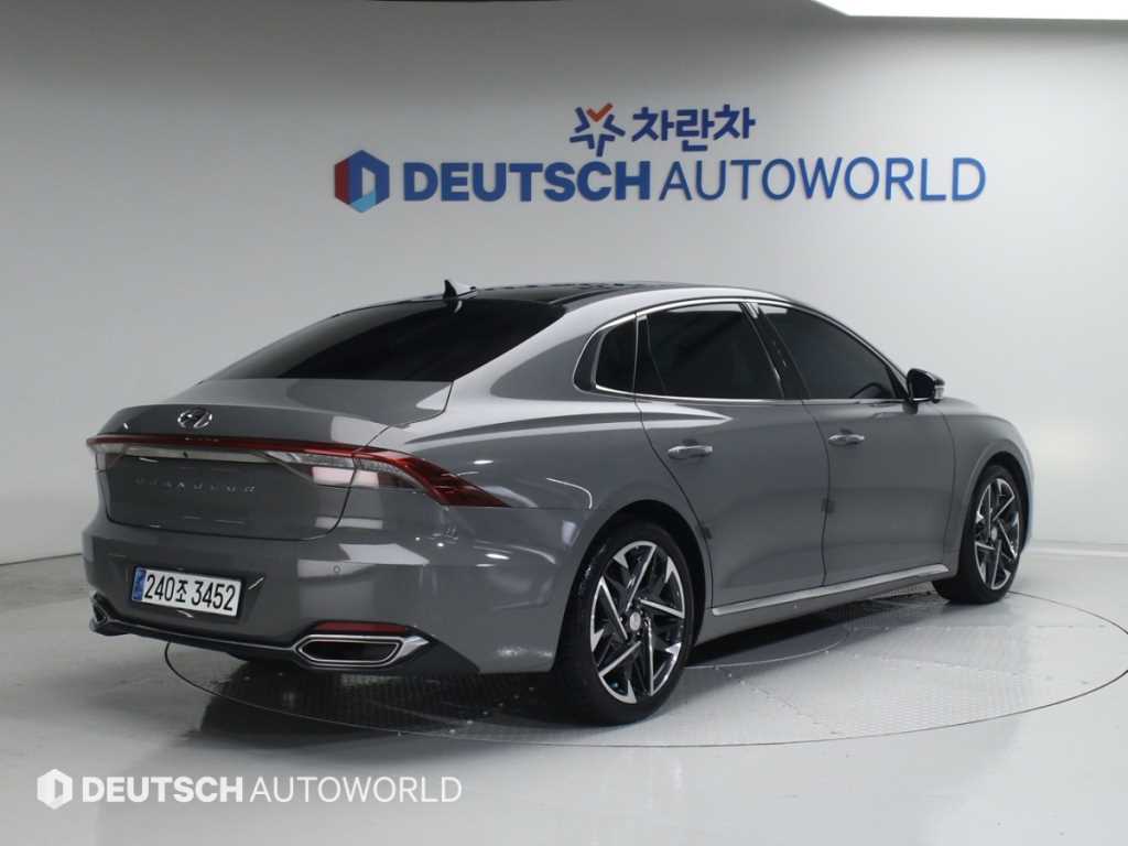 HYUNDAI Grandeur - Vista 2