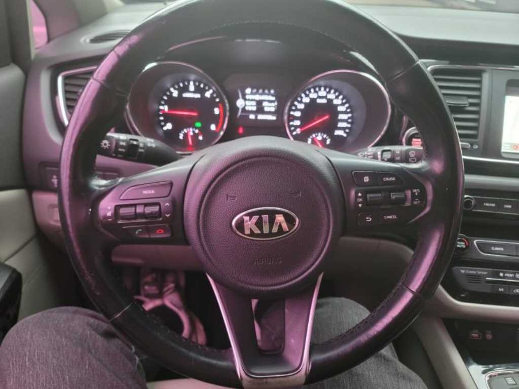 KIA Carnival 2017 - Importación desde Corea - HF Imports Iquique - Foto 15