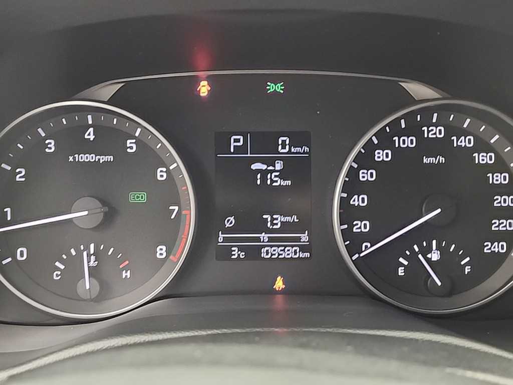 HYUNDAI Avante - Vista 6