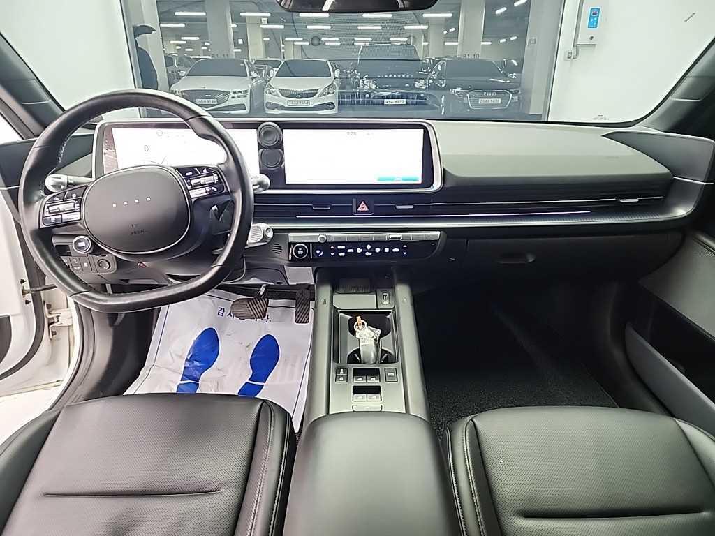 HYUNDAI Ioniq 6 - Vista 8