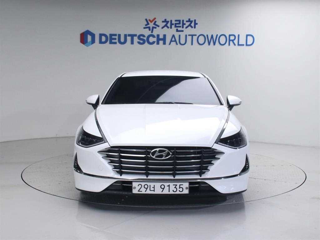 HYUNDAI Sonata - Vista 3