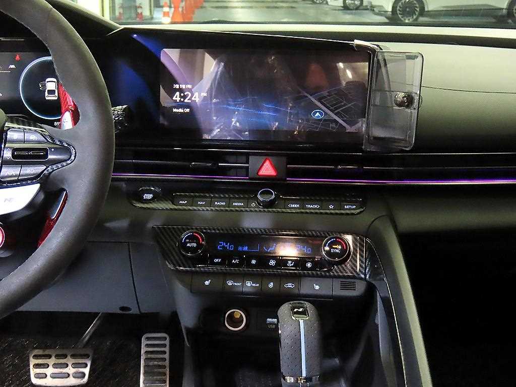 HYUNDAI Avante - Vista 11