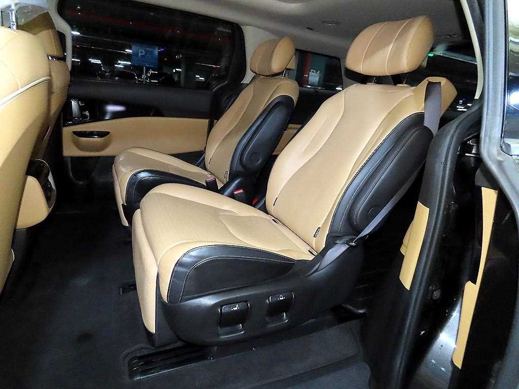 KIA Carnival - Vista 7