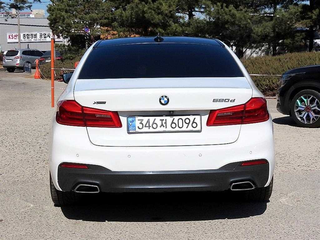 BMW 5 Series - Vista 4